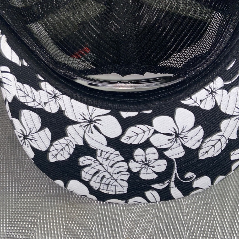 The Premium SnapBack cap - Picture 5 of 8